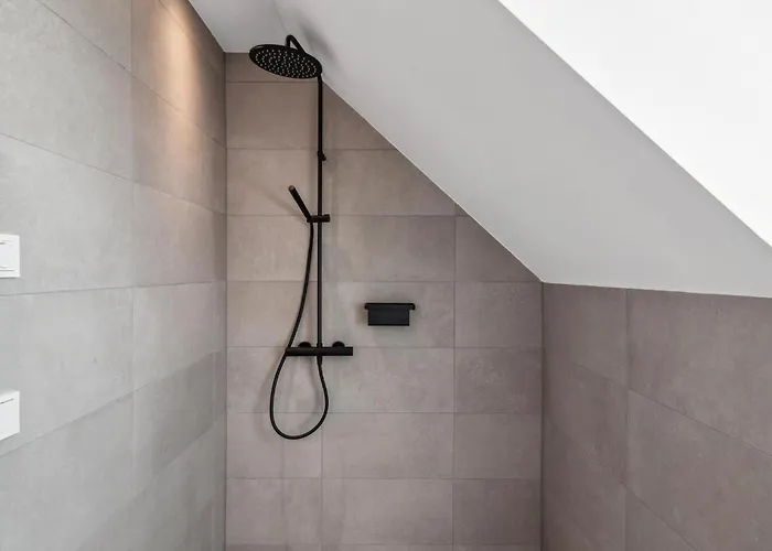 4 Bedroom Stunning In Tossens