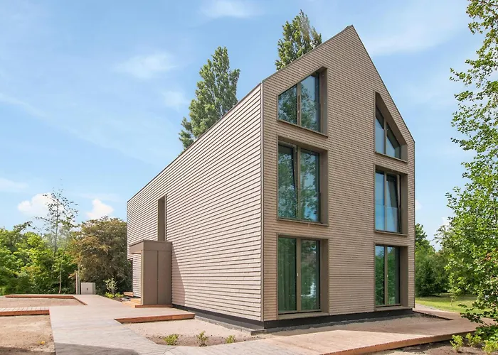 4 Bedroom Stunning In Tossens Apartman Stick